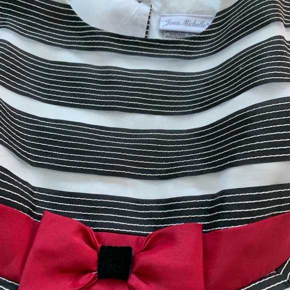 Beautiful Girl’s Dress size 6T - Picture 2 of 6